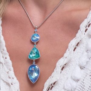 Gorgeous Touchstone Crystal by Swarovski FLUIDITY necklace BNIB nice for Spring